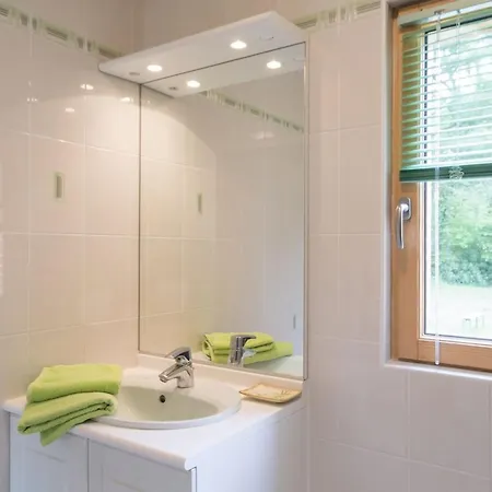 Nyaraló Familial En Foret Avec Jardin Clos, A 15 Km De Nantes, Equipements Complets Pour Un Sejour Ideal - Fr-1-306-807 Vertou