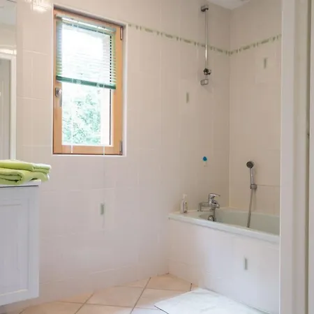 Familial En Foret Avec Jardin Clos, A 15 Km De Nantes, Equipements Complets Pour Un Sejour Ideal - Fr-1-306-807 *