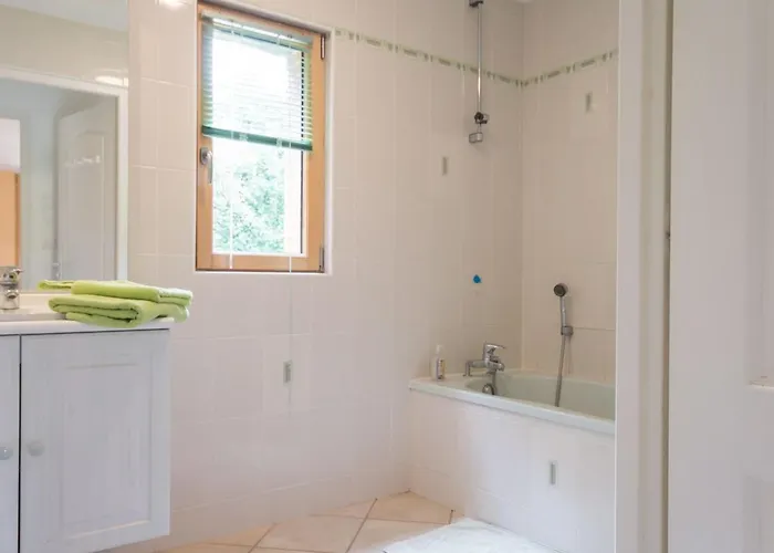 Familial En Foret Avec Jardin Clos, A 15 Km De Nantes, Equipements Complets Pour Un Sejour Ideal - Fr-1-306-807 *